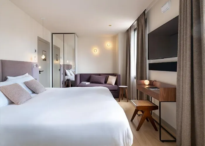 Hébé Hotel